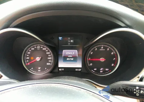 2016 Mercedes-Benz C 300 Luxury/Sport z USA, uszkodzony, nr VIN 55SWF4JB0GU176511